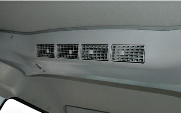 Van Ambacar Shineray X30 para 8 pasajeros doble aire acondicionado